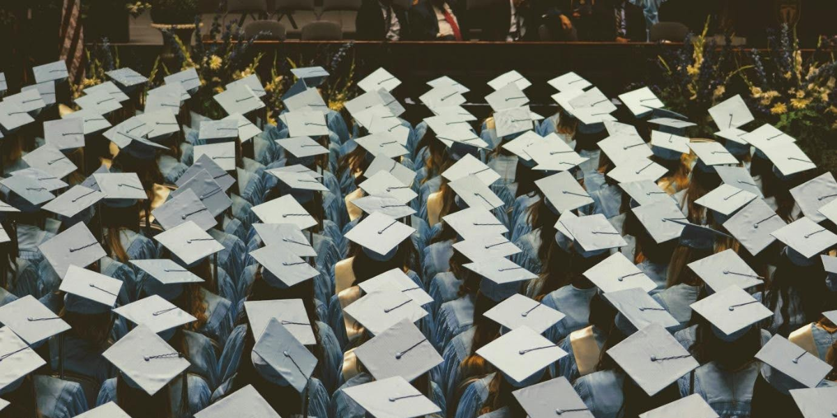 How to Get Into University in the UK (2026): Step-by-Step UCAS Guide