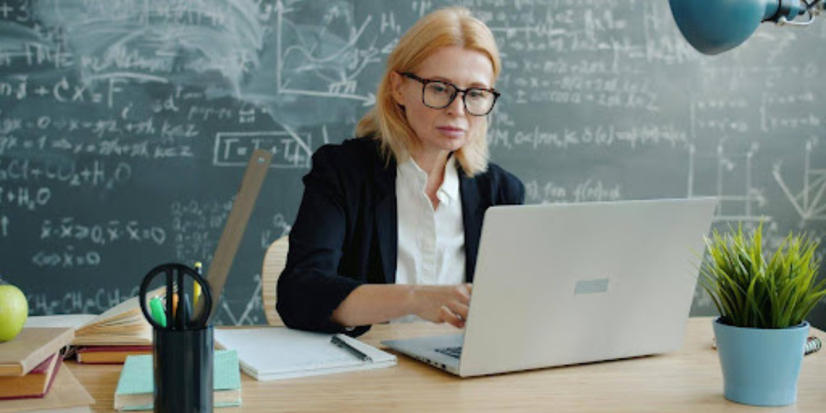 Too Old for University in the UK? The Truth About Applying as a Mature Student (21+)