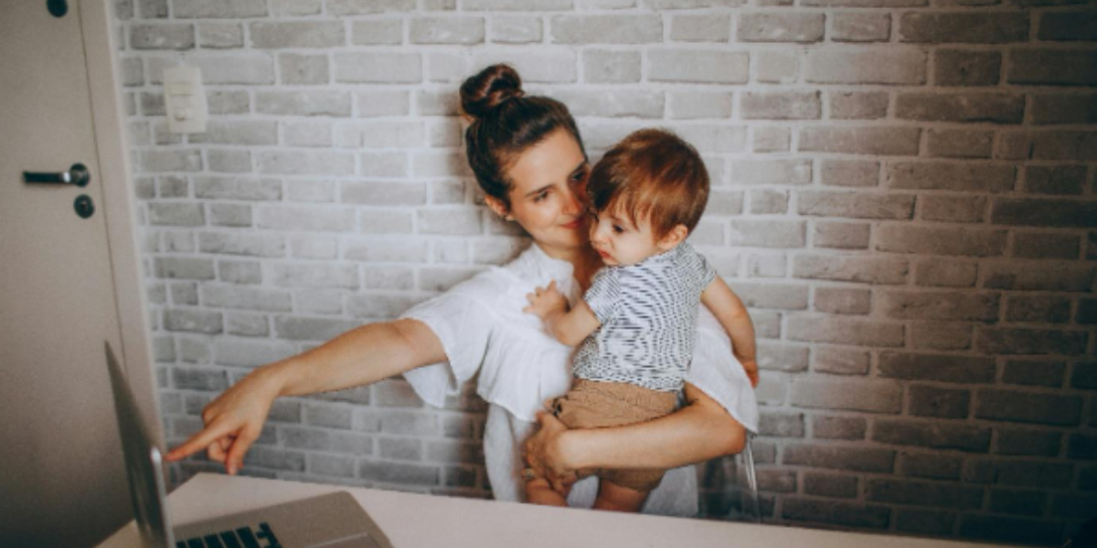 Best Degrees for Mums Returning to Education in the UK (2026 Guide)
